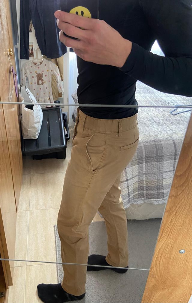Pantalón chino beige