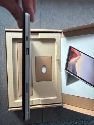 Microsoft Surface Pro 7 128Gb/4GB RAM + Docking