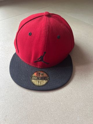 Gorra Jordan roja New Era