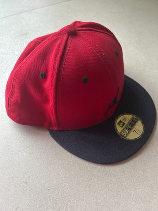 Gorra Jordan roja New Era