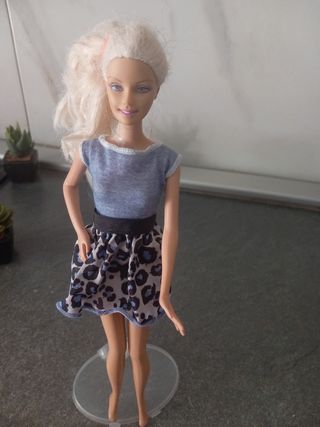 Barbie bambola vintage ha una mano un po mangiata