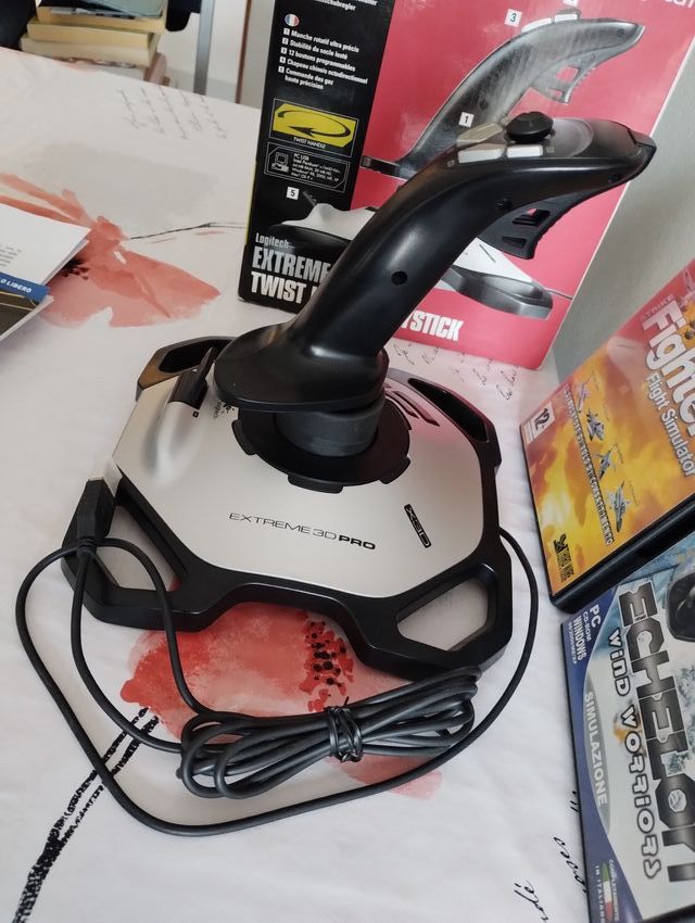 Logitech Extreme 3D Pro con BOX + Giochi + Doc.