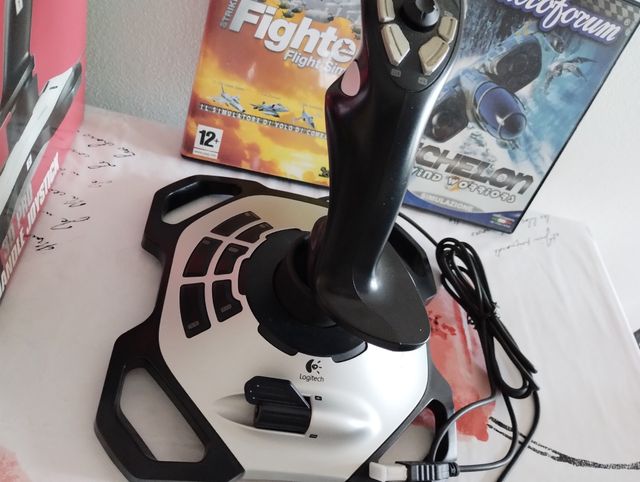 Logitech Extreme 3D Pro con BOX + Giochi + Doc.