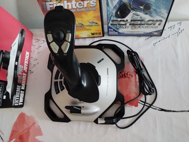 Logitech Extreme 3D Pro con BOX + Giochi + Doc.
