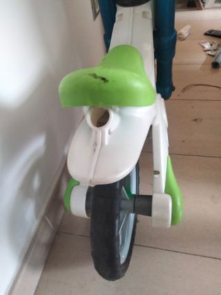 Moto sin pedales Feber - Bicicleta equilibrio
