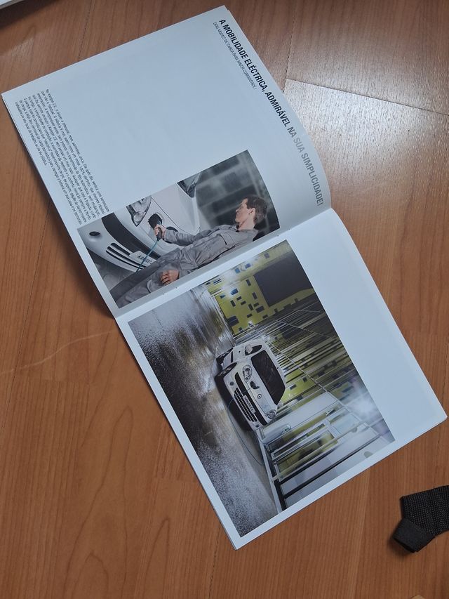 Catálogo Renault Kangoo Z.E. - Edição 12/2011