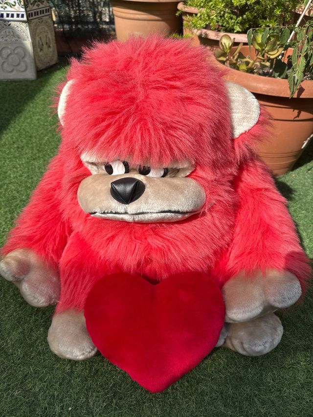 Peluche mono rojo gigante