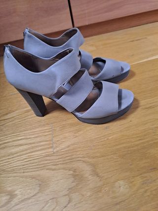 Zapatos plataforma grises