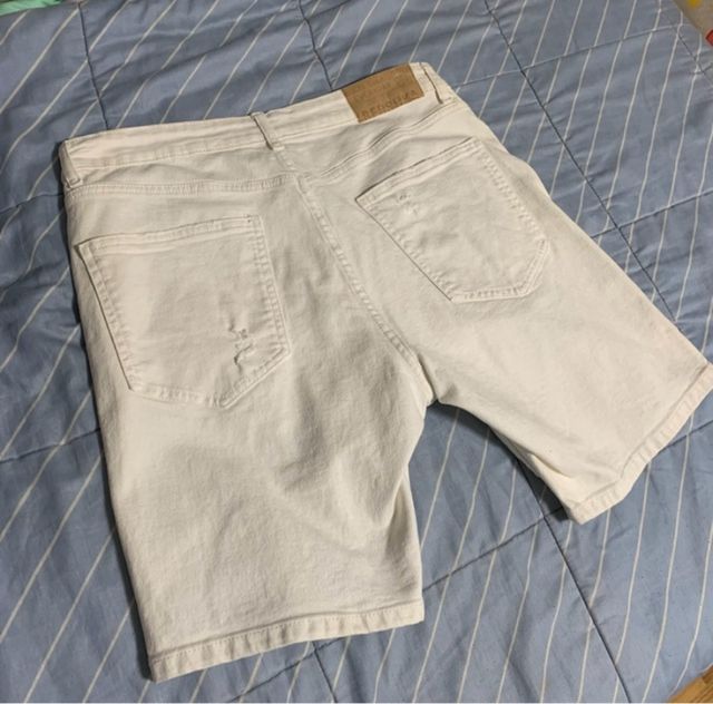 Jeans strappati bianchi Brershka