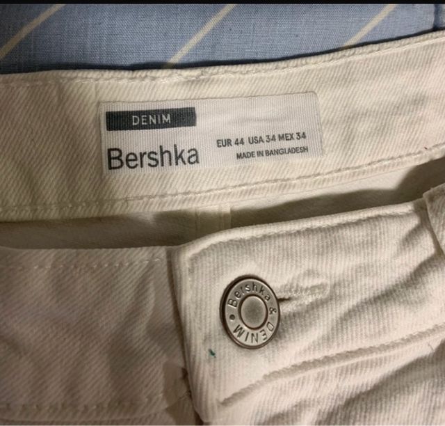 Jeans strappati bianchi Brershka