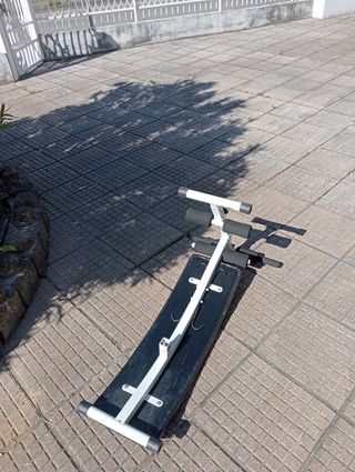 Panca per piegamenti.