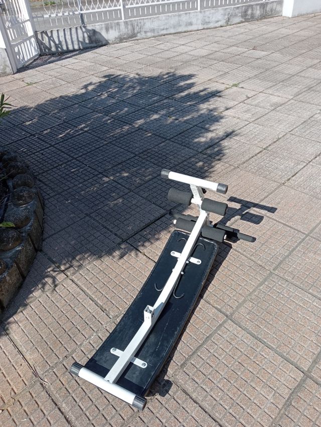 Panca per piegamenti.