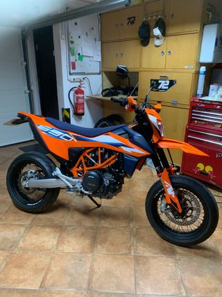 KTM 690 Supermotard .7000 km año 2024 .