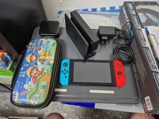 Nintendo Switch - Azul y Rojo