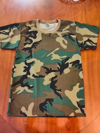 T-shirt mimetica taglia L - Nuova