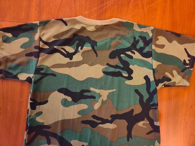 T-shirt mimetica taglia L - Nuova