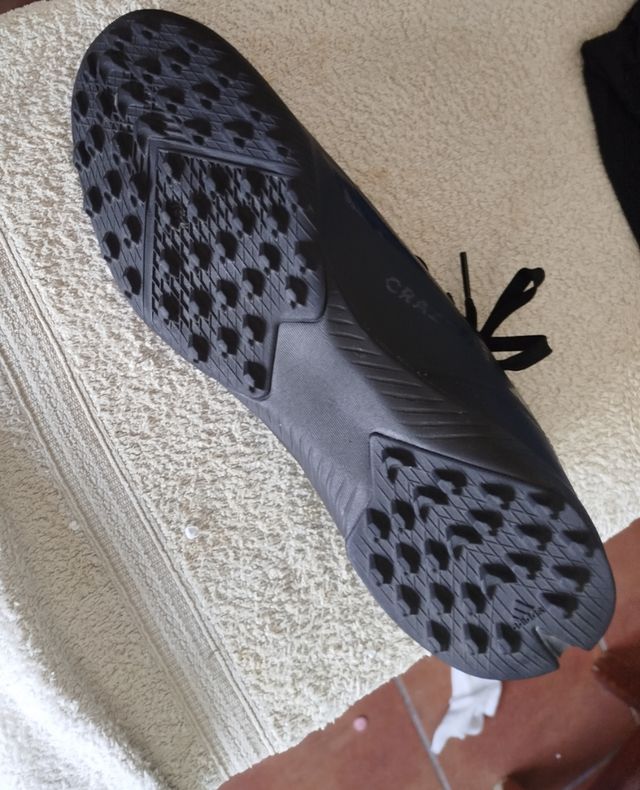 Botas fútbol multitaco talla 41