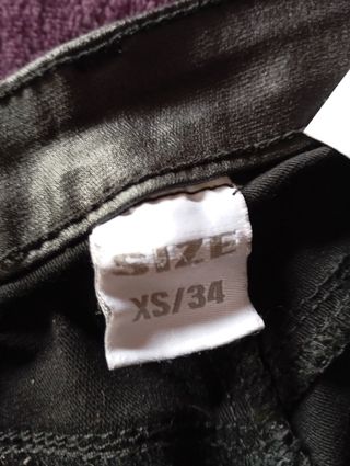 Pantalones Bershka negros efecto cuero