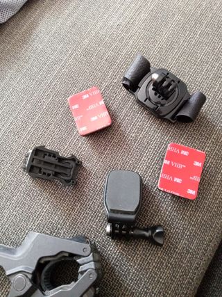 Accesorios GoPro: Pinza y soportes