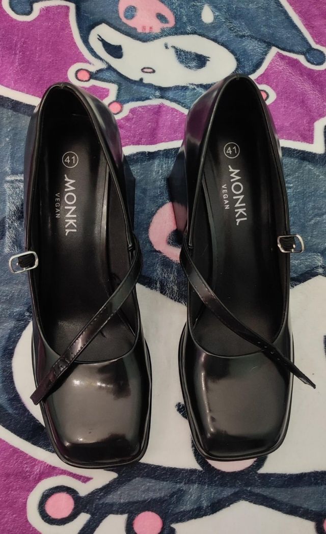 Tacones MONKI - Mary Jane negros de plataforma.