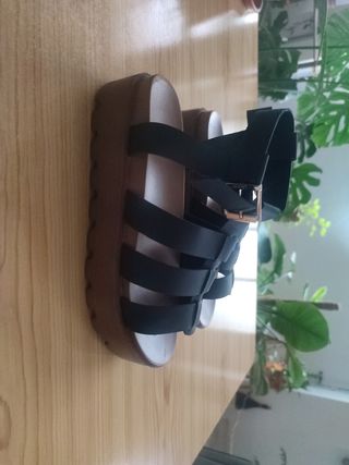 Sandalias negras


