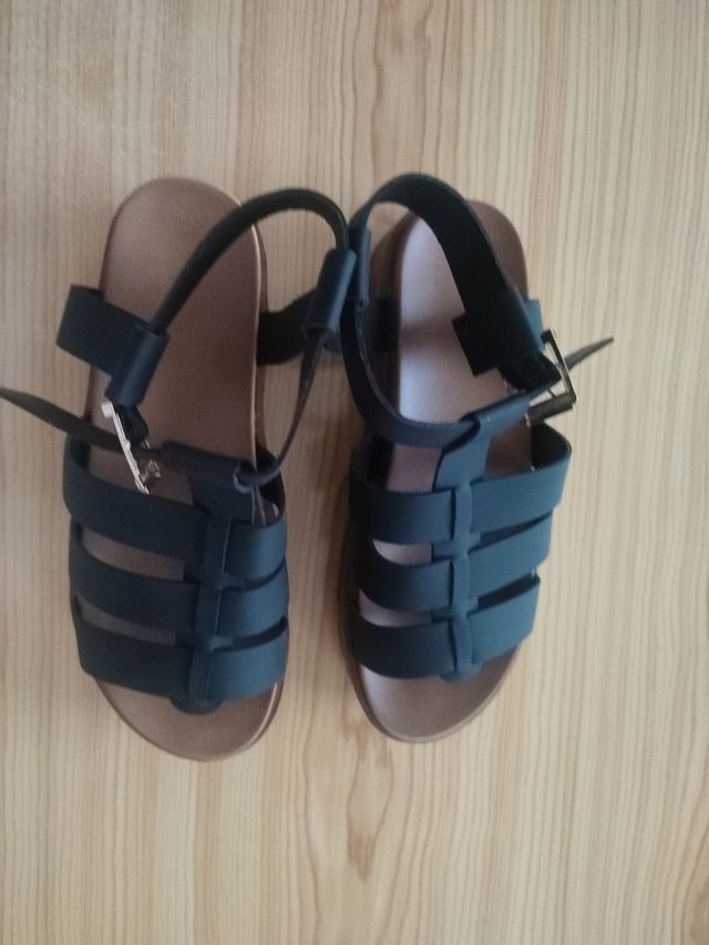 Sandalias negras