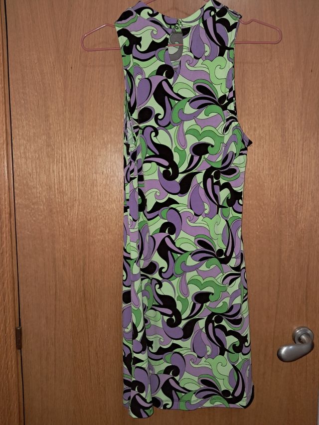 Vestido estampado verde, morado y begro