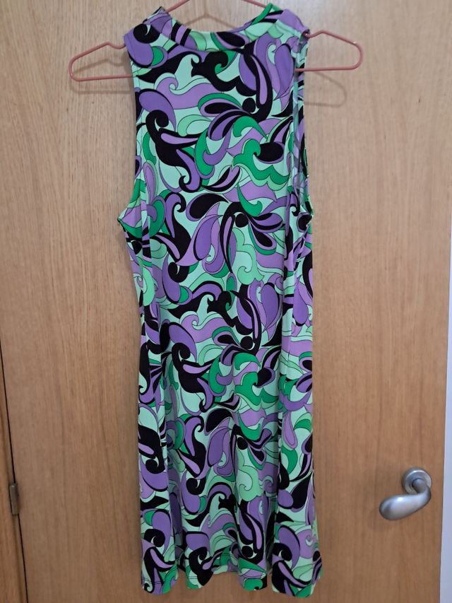 Vestido estampado verde, morado y begro