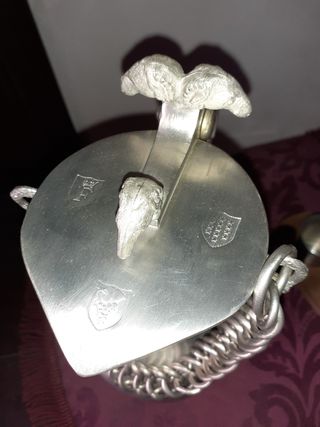Juego de jarra y vasos de peltre