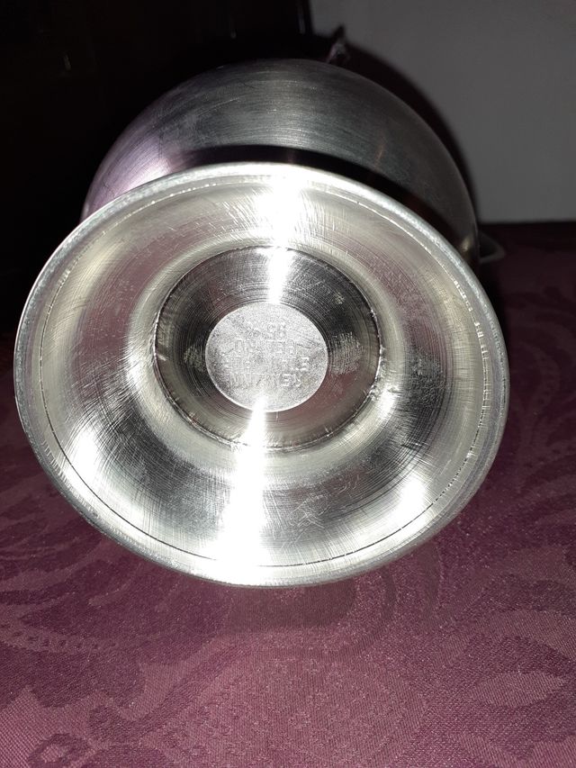 Juego de jarra y vasos de peltre