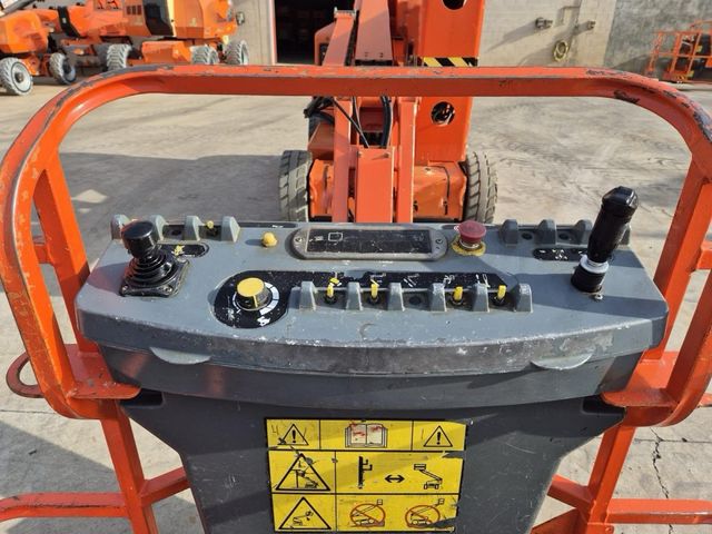 PLATAFORMA ARTICULADA ELECTRICA JLG E450AJ