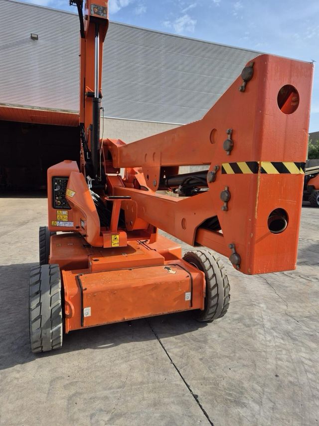 PLATAFORMA ARTICULADA ELECTRICA JLG E450AJ
