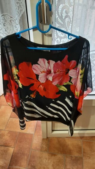 Blusa fiori rossi - nera