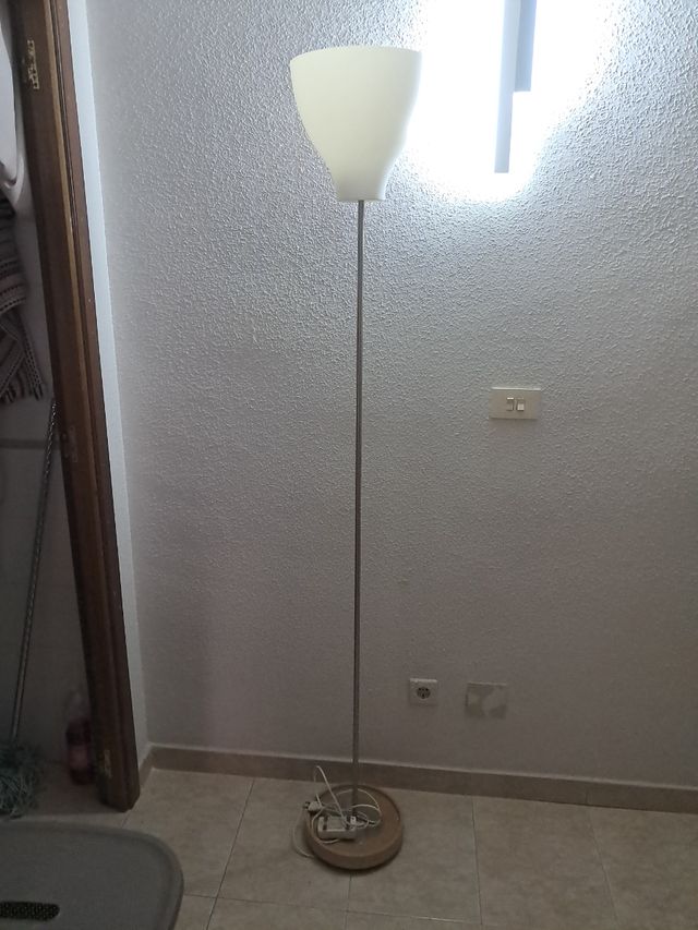 Lámpara de pie moderna