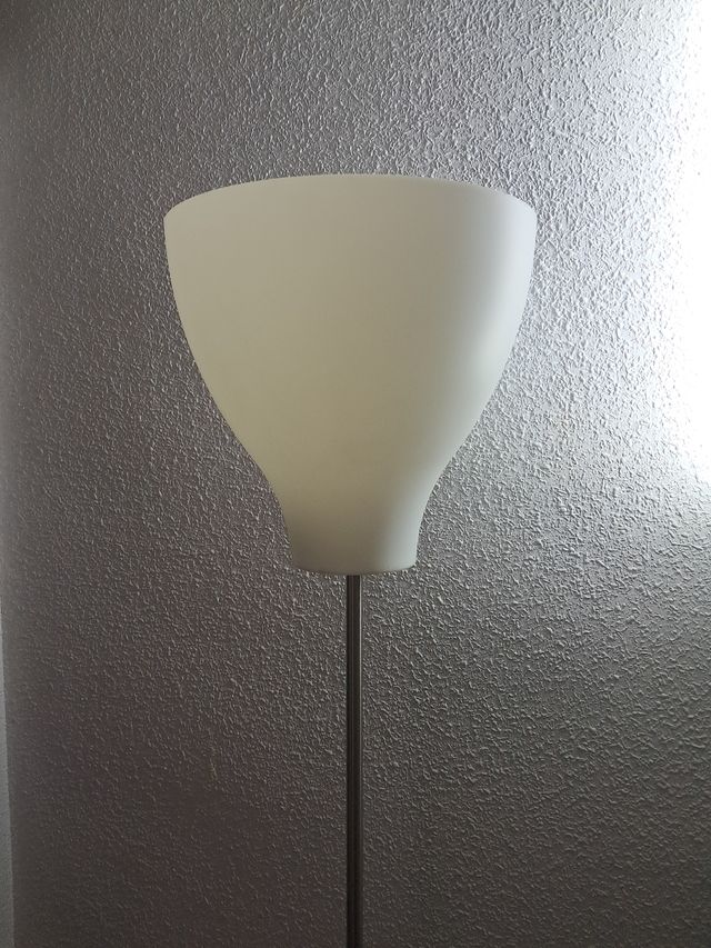 Lámpara de pie moderna