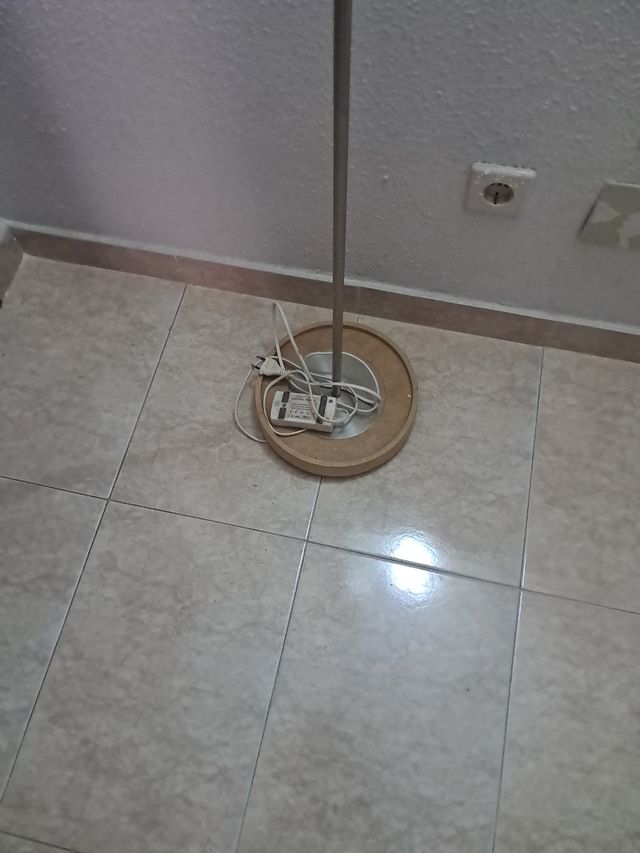 Lámpara de pie moderna