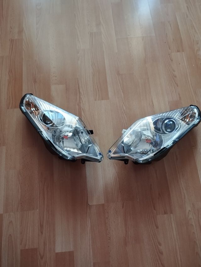 Faro Delantero Peugeot Satelis Izquierdo y Derecho
