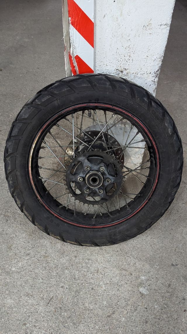 Llanta trasera Royal Enfield Himalayan