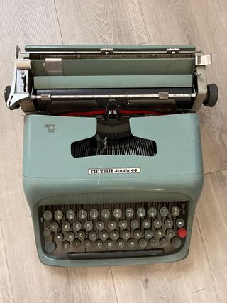 Olivetti Studio 44: Máquina de escribir