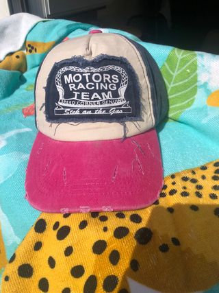 Gorra nueva azul y rosa.