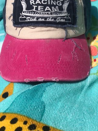 Gorra nueva azul y rosa.