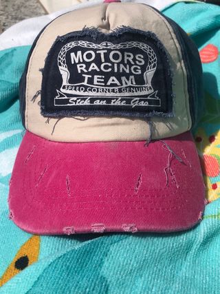 Gorra nueva azul y rosa.