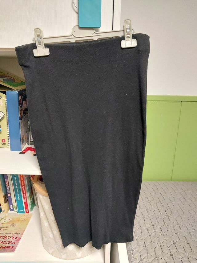 Falda negra Pull&Bear - Talla L de tubo