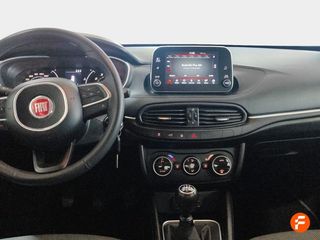 Fiat Tipo 1.4 16v Easy 70kW (95CV) gasolina 5p.