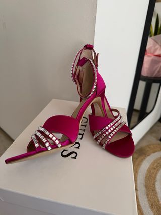 Tacones Guess rosa