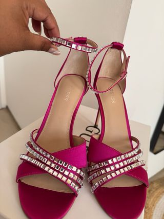 Tacones Guess rosa