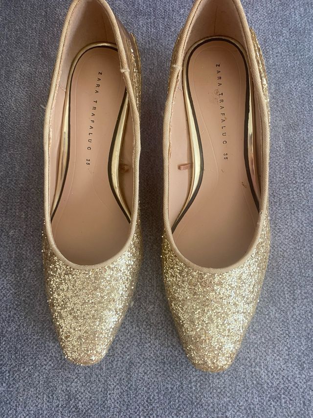 Zapatos Zara dorados 35