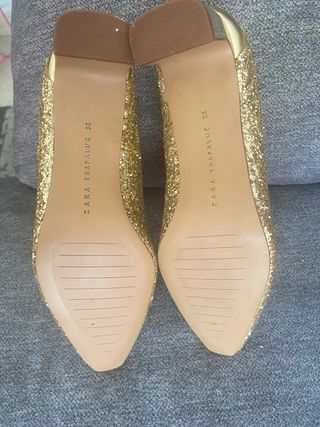 Zapatos Zara dorados 35
