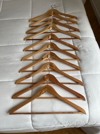 10 perchas de madera - armario