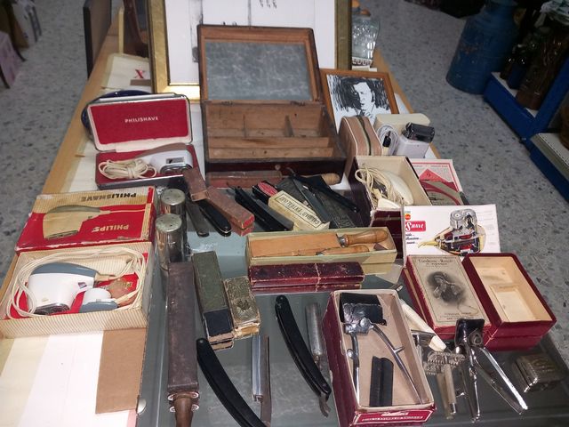 Lote de Antigua colección de barberia con espejo